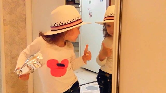 Детская мода. Маленькая модница. Забавные дети. Children's fashion. Little fashionista. Funny child смотреть онлайн