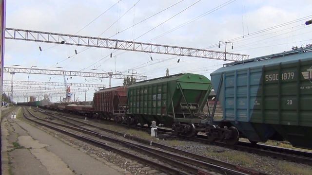 2ВЛ60К-579 с грузовым поездом смотреть онлайн