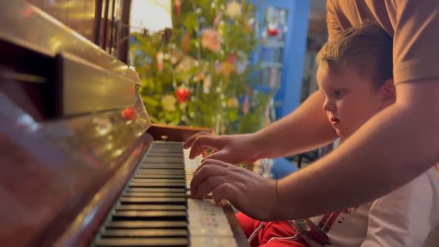 It is too early for Gavriil to learn Bach - Гаврилушке еще рано учить Баха смотреть онлайн