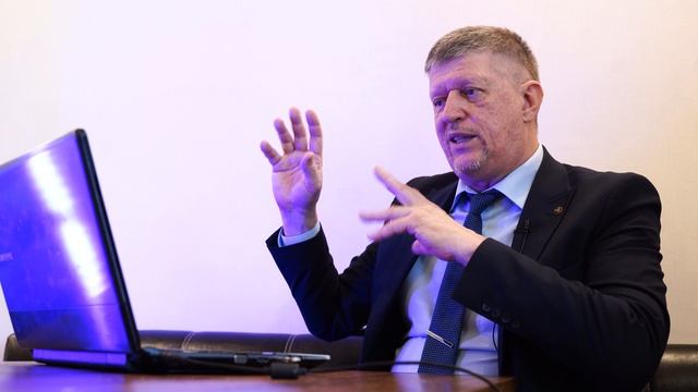 Действительный мир Определение носорога Жертвы образования Чем занята математика смотреть онлайн