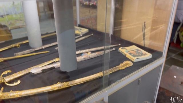 ПРОГУЛКА ПО БЛОШИНОМУ РЫНКУ "РЕТРО" смотреть онлайн