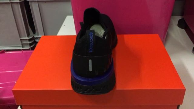 Nike Epic React Flyknit "Black/Racer Blue" смотреть онлайн