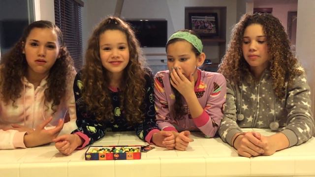 The Bean Boozled Challenge! (Haschak Sisters) смотреть онлайн