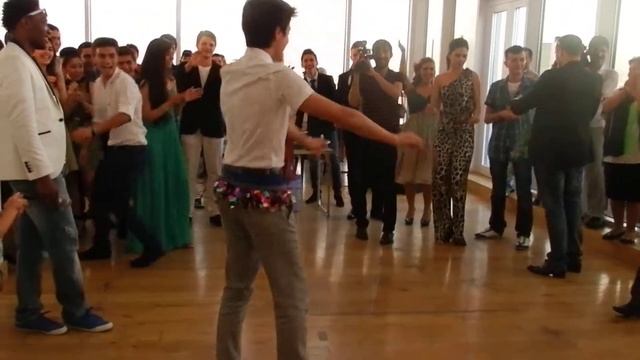 Выпускной 2013 ) Arabic dance :D смотреть онлайн