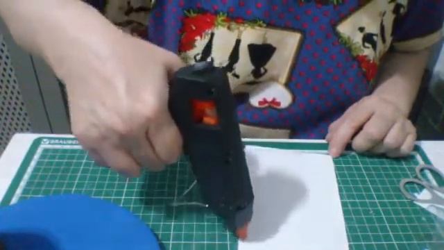 Органайзер из пластиковых бутылок, картона и его декор. смотреть онлайн