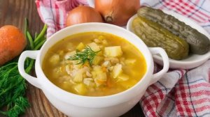 РАССОЛЬНИК с рисом и солеными огурцами.