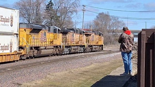Railfanning Rochelle Railroad Park ft. train races & Prairie State Rails 2/24/2024