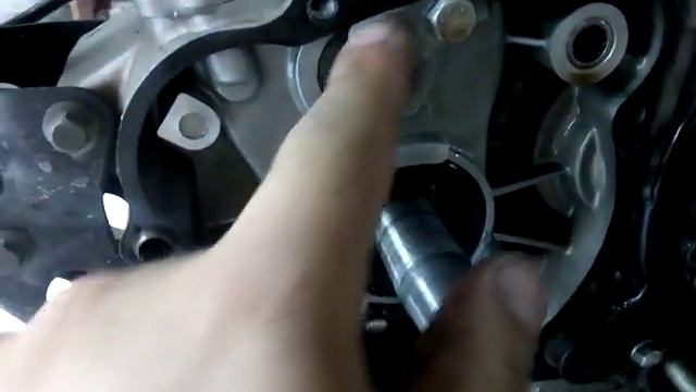 cambio de reten de punta de cigueñal en motor varillero y detalles por ruidos смотреть онлайн