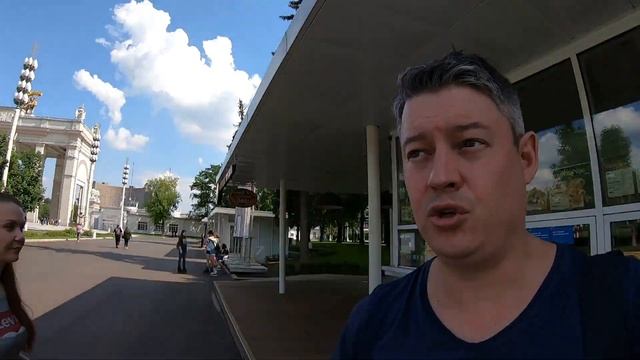 ВВЦ открывается! Но голодным здесь не рады : ((( смотреть онлайн