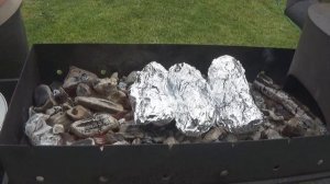 Морской окунь в фольге на углях. Готовим на мангале. Домашняя кухня.