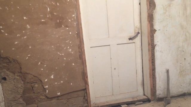 Как быстро удалить побелку / Ремонт в саманном доме смотреть онлайн