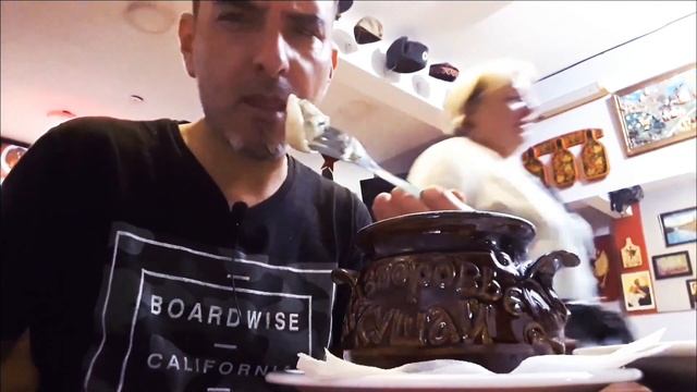 Argentino Prueba Comida Rusa - Аргентинец пробует русскую еду