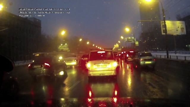 А190МО77 на встречке, Щелковское шоссе, 23-03-2012, 07:11 смотреть онлайн