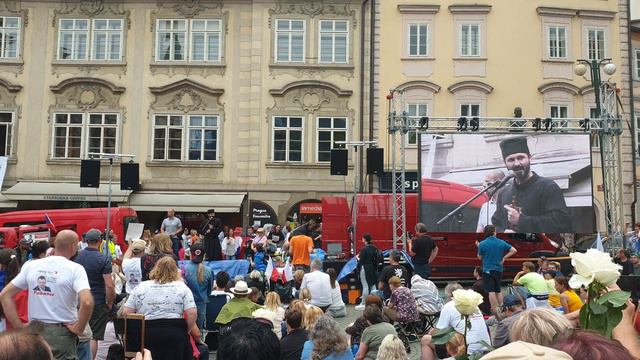 VOLNÝ BLOK. Demonstrace 9.6.2021 proti schválení novely zákona ochraně veřejného zdraví. O očkováni смотреть онлайн