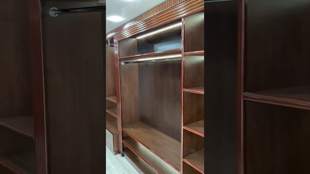 Торговое оборудование в магазин мужской одежды смотреть онлайн