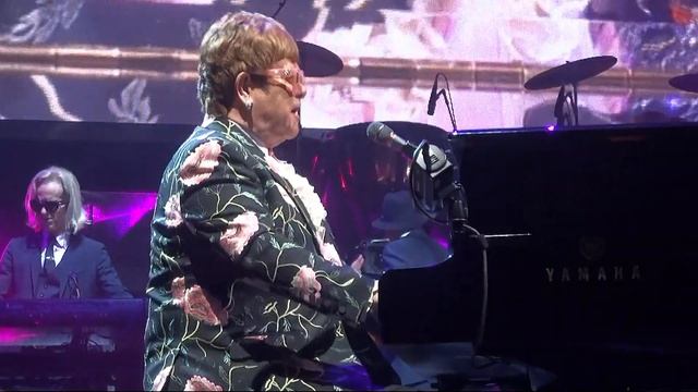 "The Bitch Is Back" (Live) - Elton John - Oakland, Oracle Arena - January 18, 2019 смотреть онлайн