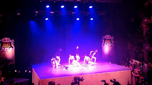 Dance Boutique - Red Bull Beat Battle Moscow 2013 round 1 смотреть онлайн