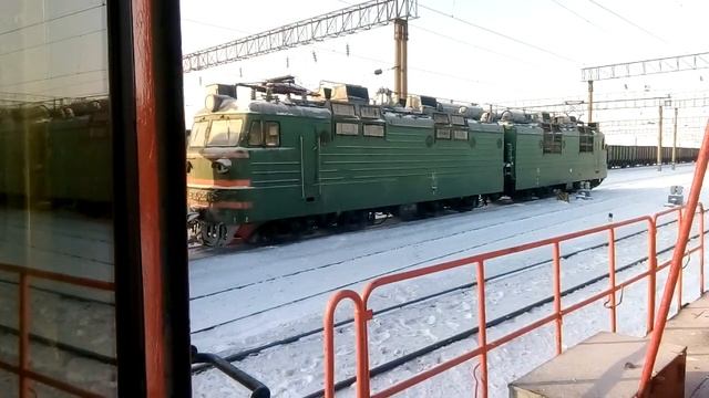ВЛ тащит ПОМ(снегоуборочная машина) смотреть онлайн