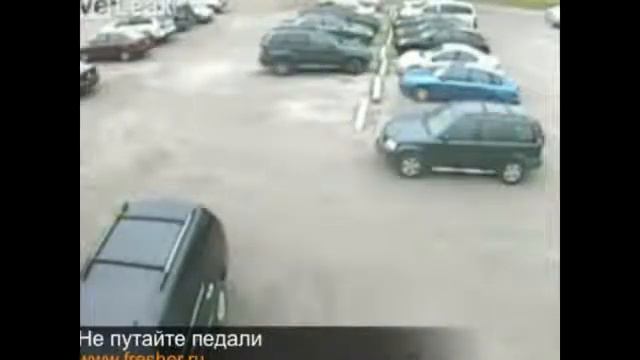 Женщина за рулем Вот так заехала смотреть онлайн