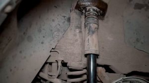 Киа Спортейдж 3. Меняю задние амортизаторы, тормозные диски и масло.