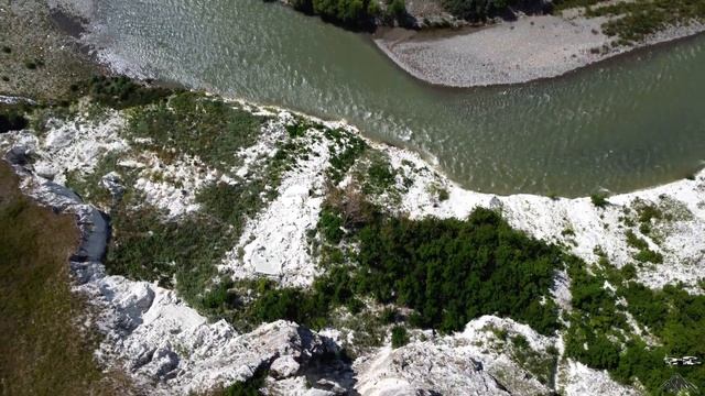 Дорога в Архыз летом: Бесленей, Исправная, река Большой Зеленчук, алебастровые горы. Полет на дроне смотреть онлайн