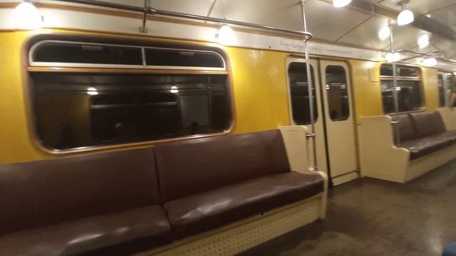 Поездка на Ретропоезде "Сокольники" от Бульвара Рокоссовского до Чистых прудов. смотреть онлайн