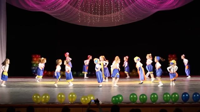 Веселая песенка (Скачет по полям...) смотреть онлайн