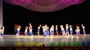 Веселая песенка (Скачет по полям...)