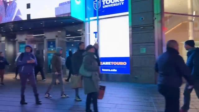 Нью-Йорк, дождливый центр Манхэттена 2023 смотреть онлайн