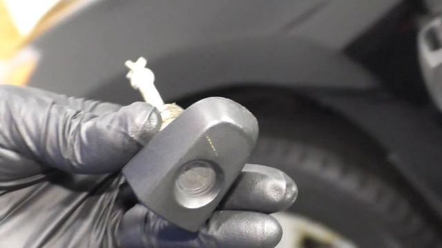 How to Replace Front Door Lock Cylinder & Housing 05-16 Toyota RAV4 смотреть онлайн