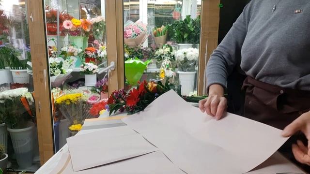 Вытянутый букет. Сборка букета. Упаковка букета. Флористика. Гербера, роза, хризантема, статица