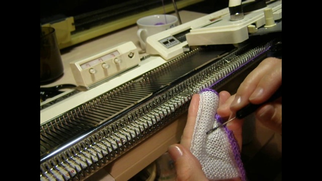 Обработка края полотна полым шнуром смотреть онлайн