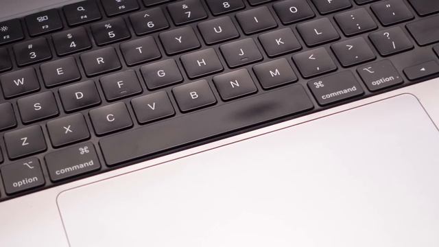 "Cần câu cơm" MacBook Pro 16" sau 2 năm: vẫn ngon, giờ mua M1 Pro / Max vẫn ổn смотреть онлайн