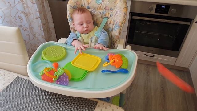 Мама и малыш. Маме в помощь. Прыгунки, стульчик для кормления, развивающий коврик. смотреть онлайн
