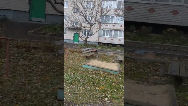 благоустройство придомовой территории, атомобилтная парковка и новая детская площадка. смотреть онлайн