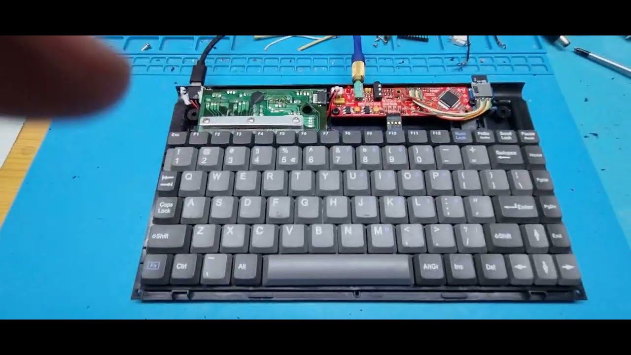Sizif XXS and keyboard PS/2 "DIEBOLD" смотреть онлайн