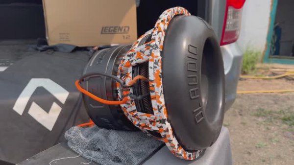 Legend 12 DL Audio сабвуфер с экстримальрым ходом и огромным подвесом, который может ветер и флекс