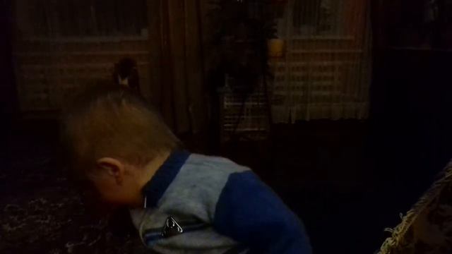 Ребенок повторяет. Смешно. смотреть онлайн