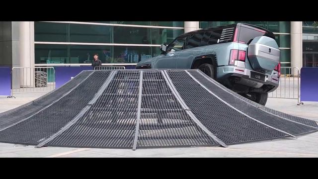 BYD YangWang U8 Floating Mode - New Off-Road SUV Premium Edition Features