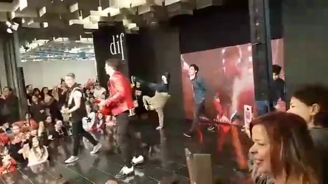 MEGGIE&BIANCA DA RAI GULP AL DIF ... presenta Elisa Severi смотреть онлайн