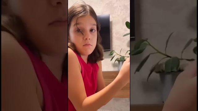 Слово пëсяна. Кровь на кровати смотреть онлайн