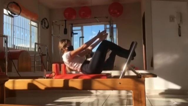 Roll Up no Reformer- Pilates смотреть онлайн