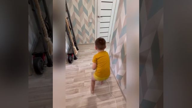 Мою полы паровой шваброй!! Обзор на “Пароочиститель вертикальный Kitfort KT-1004-2” #kitfort смотреть онлайн