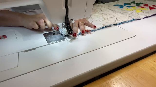 QUILT AS YOU GO: ATTACHING THE BLOCKS WITH SASHING QAYG смотреть онлайн