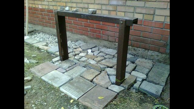 Отмостка из битой плитки Sidewalk of Broken Tiles смотреть онлайн