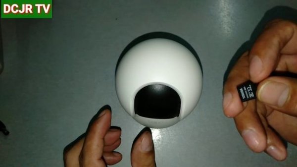 how to insert micro SD card at tapo C200 Tplink