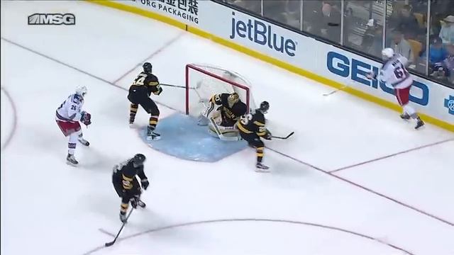 Первый гол в НХЛ Павла Бучневича