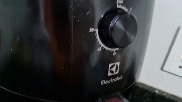 Fritadeira Electrolux EAF10 - Valeu a Pena? смотреть онлайн