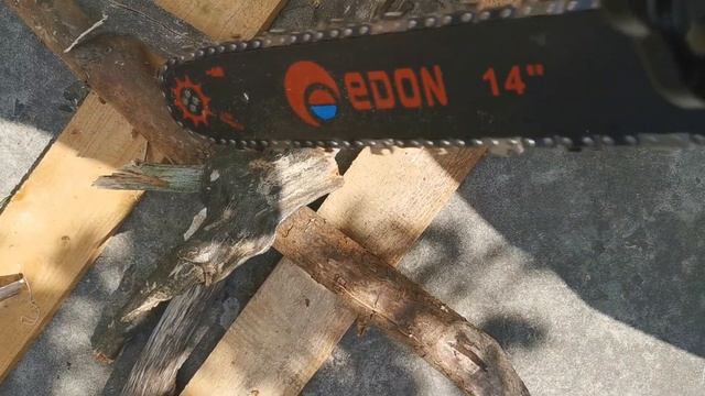 Распаковка — Электропила цепная Edon ECS405-KA30 смотреть онлайн