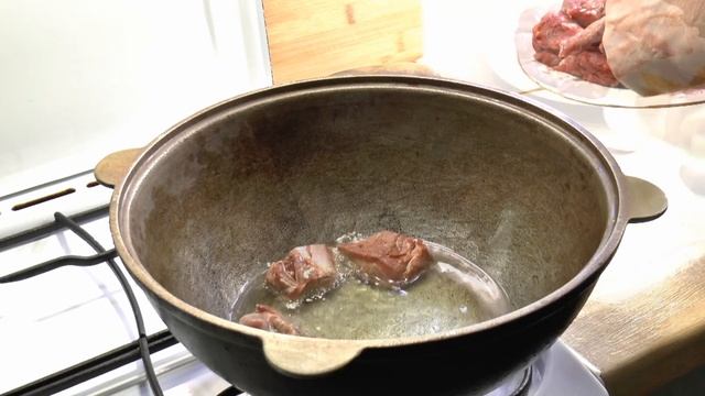 Жаркое из бараньей лопатки с жареным картофелем | Казан кабоб смотреть онлайн